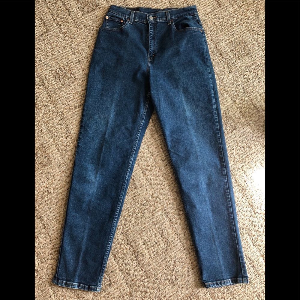 Vintage Levi’s 550 relaxed fit, tapered leg 12 r